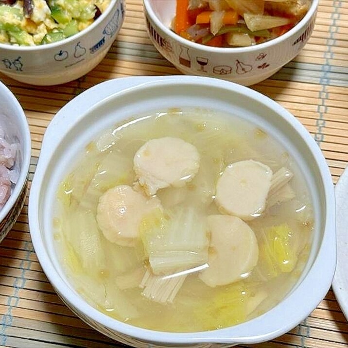 淡色なのになかなかどうしてしっかり風味の貝柱スープ